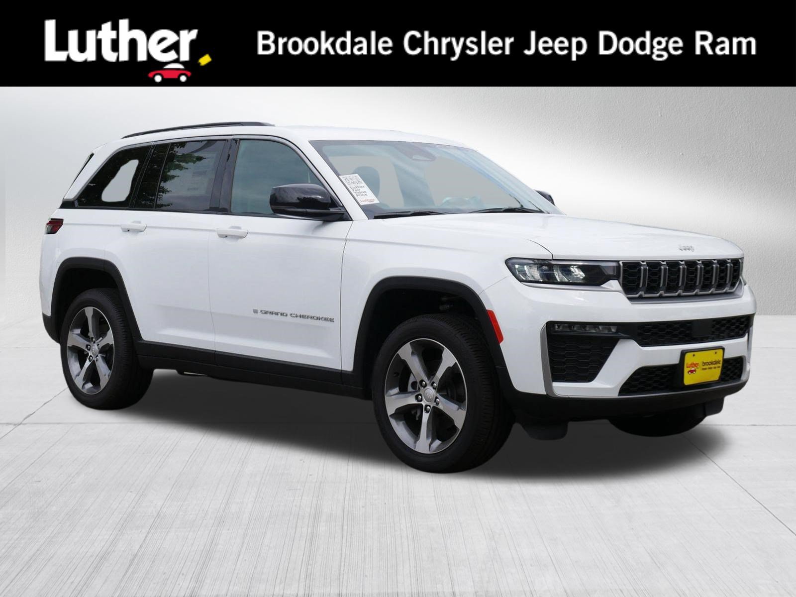 New 2026 Jeep Grand Cherokee Limited w/ Trailer Tow Package AWD/4WD image 1