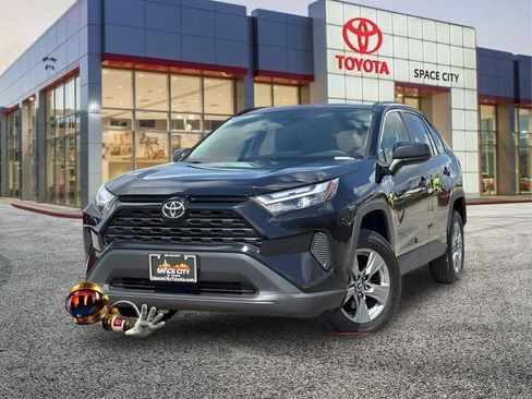 Certified 2025 Toyota RAV4 LE AWD/4WD image 2