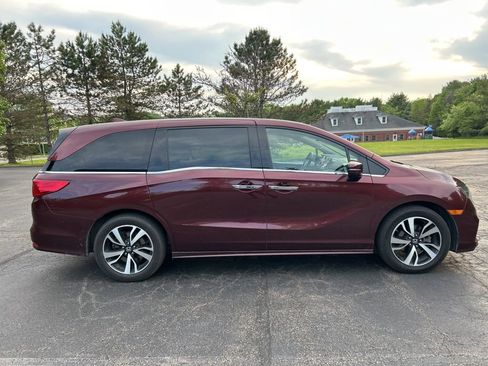 Used 2018 Honda Odyssey Elite image 8