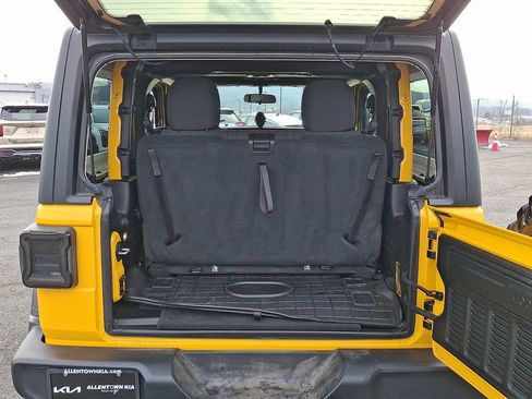 Used 2021 Jeep Wrangler Sport image 27