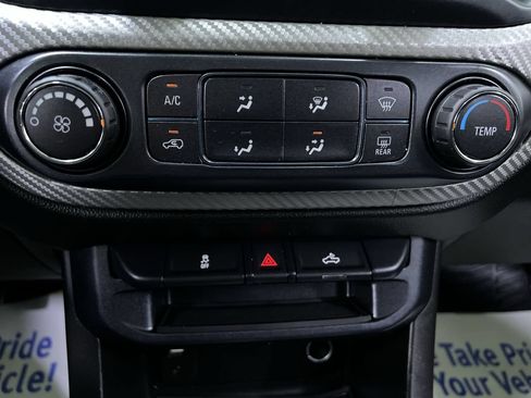 Used 2017 Chevrolet Colorado LT w/ LT Convenience Package RWD image 24