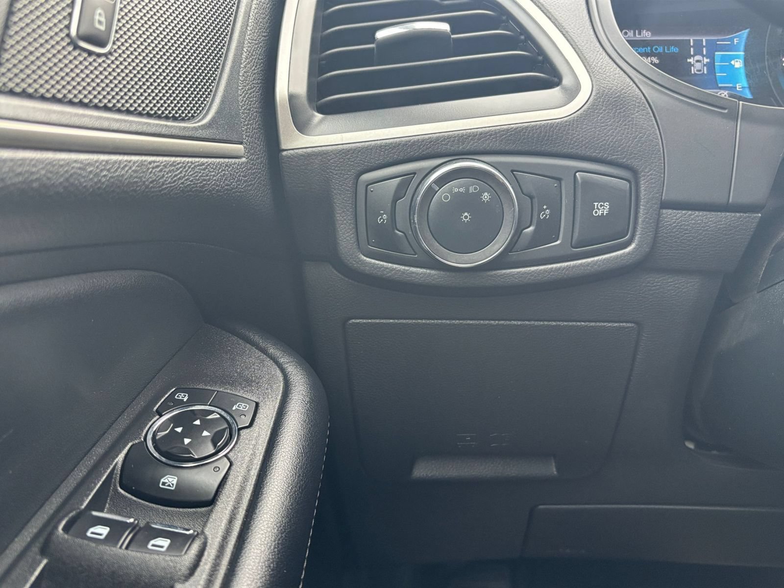 Used 2024 Ford Edge SEL AWD/4WD image 32