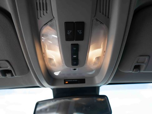 Used 2017 Chevrolet Equinox LT w/ Convenience Package image 18