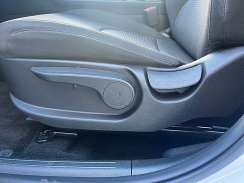 Used 2025 Kia Sportage LX image 23