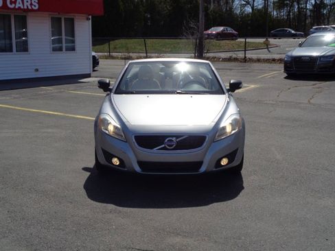 Used 2011 Volvo C70 T5 w/ Convenience Pkg image 11