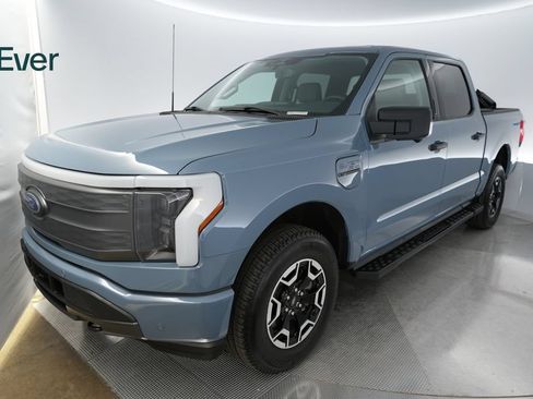 Used 2023 Ford F150 Lightning XLT AWD/4WD image 2