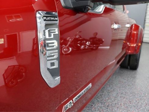 Used 2017 Ford F350 Platinum w/ Platinum Ultimate Package AWD/4WD image 4