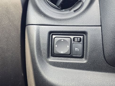 Used 2018 Nissan Versa S FWD image 23