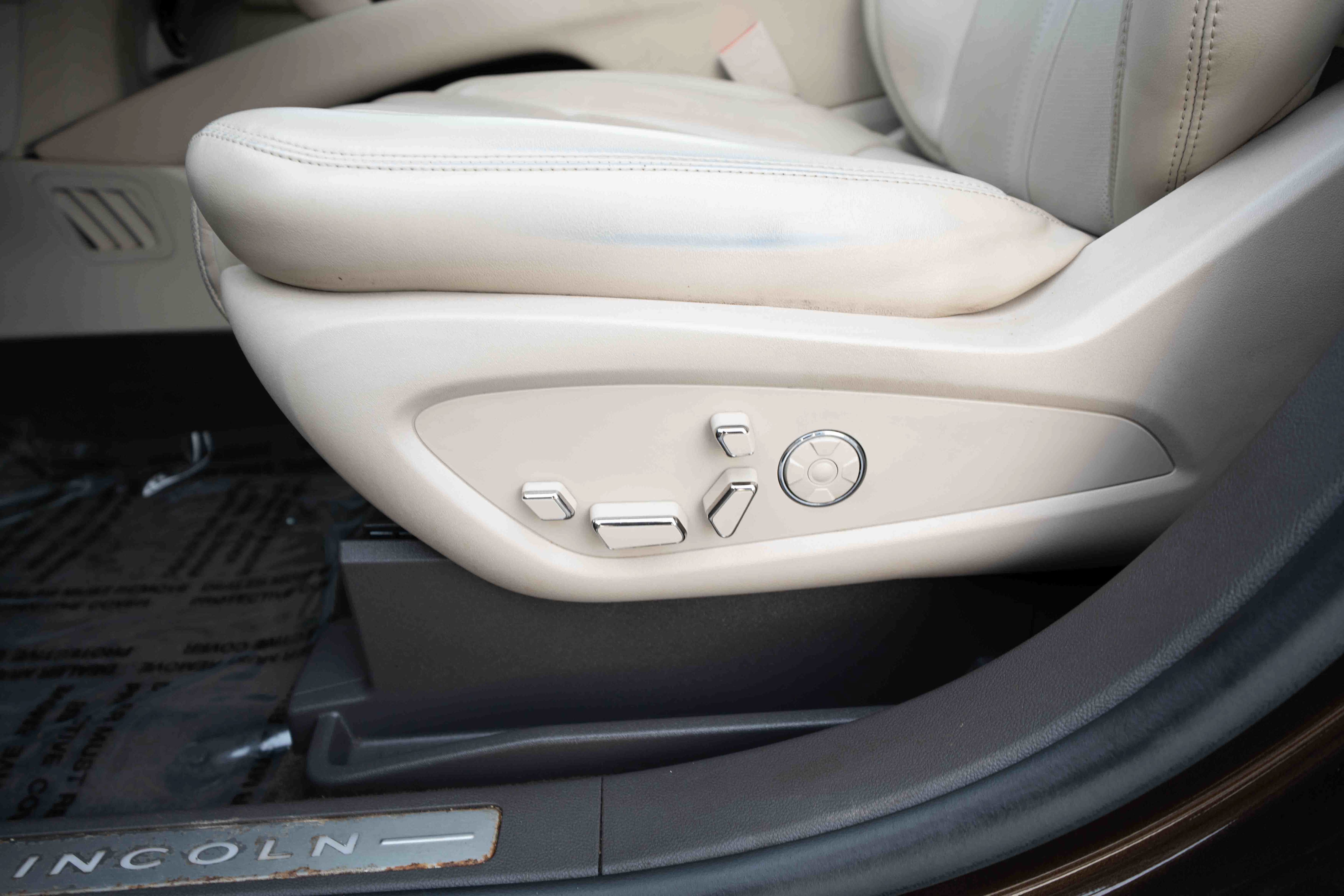 Used 2019 Lincoln Nautilus Reserve AWD/4WD image 12