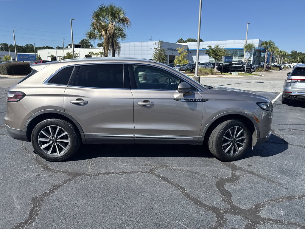 Certified 2021 Lincoln Nautilus FWD image 2