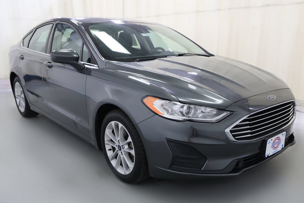 Used 2020 Ford Fusion SE FWD image 14