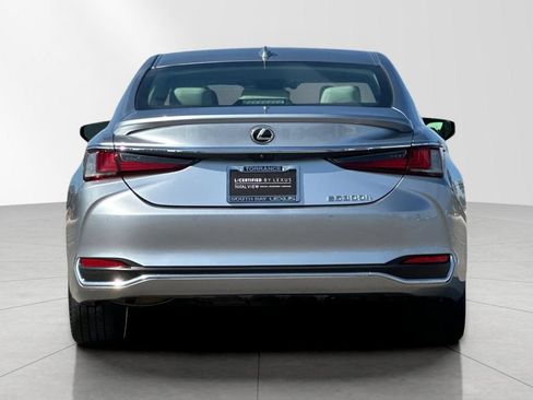Certified 2025 Lexus ES 300h w/ Premium Package FWD image 5