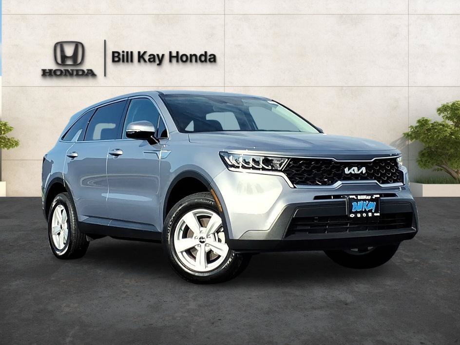 Used 2023 Kia Sorento LX AWD/4WD image 1
