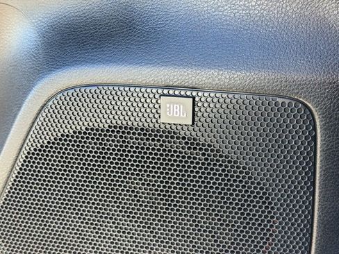 Used 2017 Toyota Tacoma Limited image 23