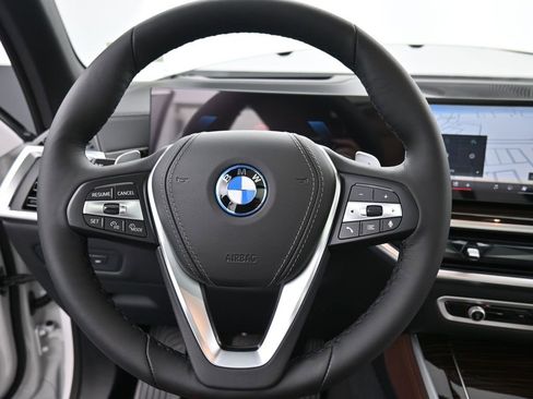 New 2026 BMW X5 xDrive50e image 12