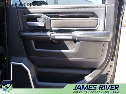Used 2019 RAM 2500 Laramie AWD/4WD image 11