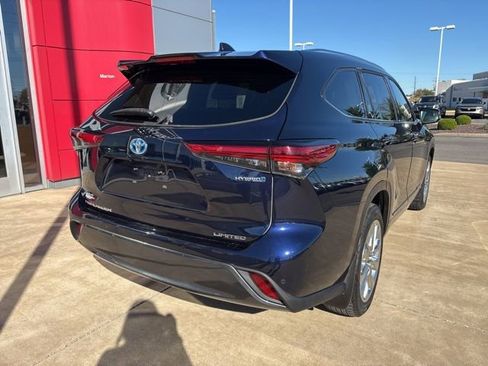 Used 2023 Toyota Highlander Limited image 6