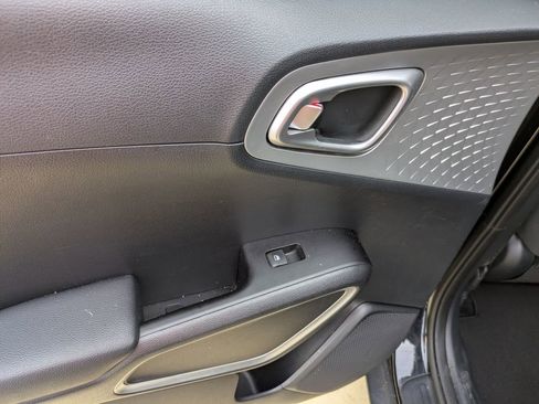 Used 2024 Kia Soul LX w/ Option Group 015 image 10