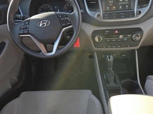 Used 2018 Hyundai Tucson SEL image 18