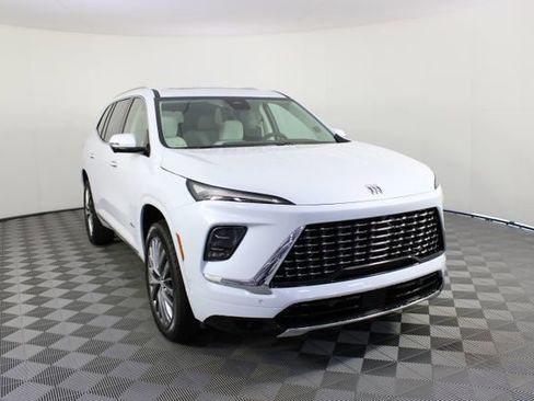 New 2026 Buick Enclave Avenir w/ Super Cruise Package AWD/4WD image 31