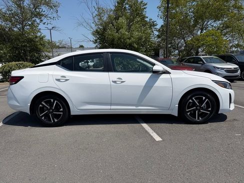 Used 2025 Nissan Sentra SV FWD image 8