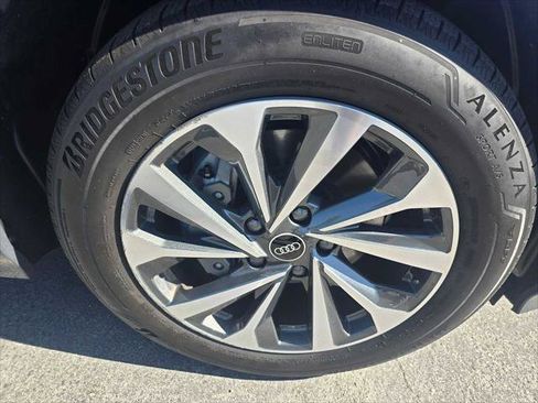 Used 2025 Audi Q6 e-tron Prestige AWD/4WD image 9