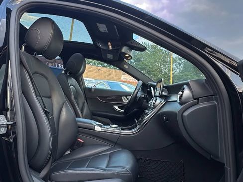 Used 2018 Mercedes-Benz C 300 4MATIC Sedan image 23