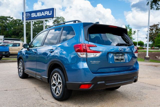 Certified 2024 Subaru Forester Premium AWD/4WD image 4