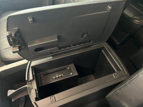 Used 2010 Nissan Armada Platinum AWD/4WD image 26