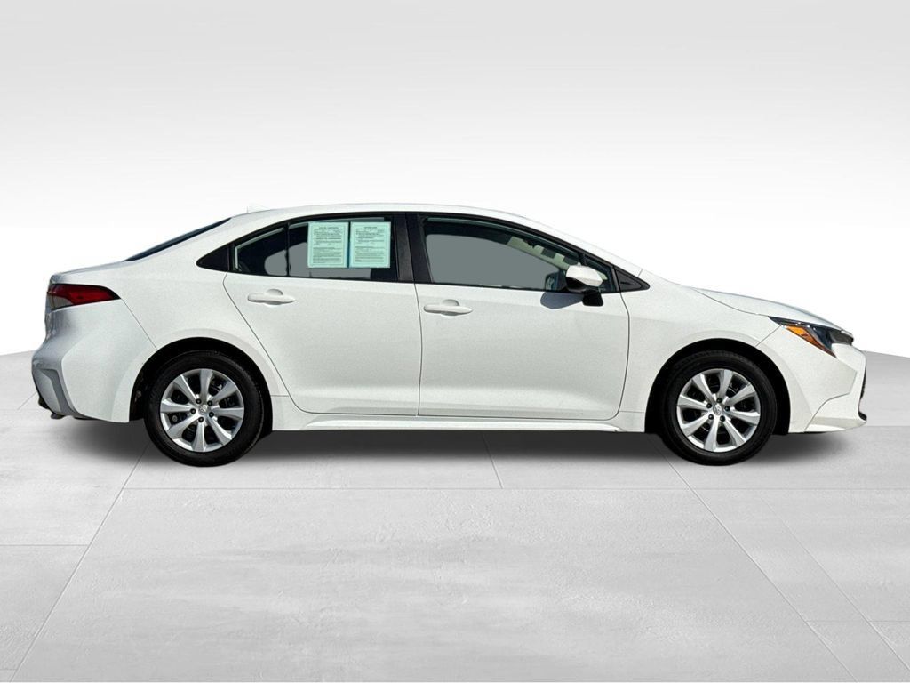 Used 2024 Toyota Corolla LE FWD image 6