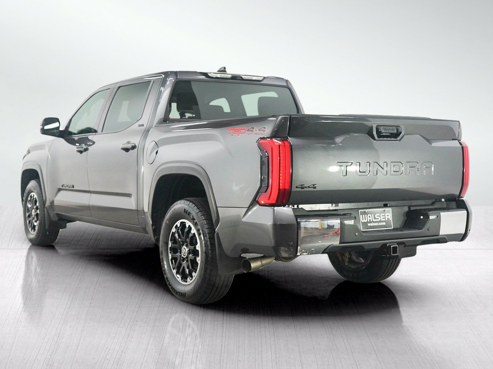 Used 2022 Toyota Tundra SR5 AWD/4WD image 3