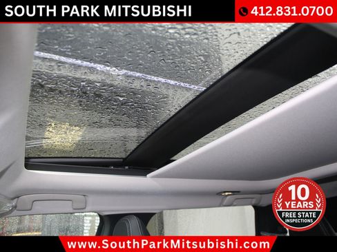 New 2025 Mitsubishi Outlander SE image 19