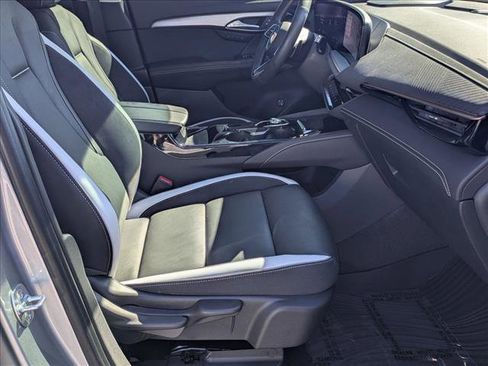 Used 2025 Buick Envision Sport Touring image 21
