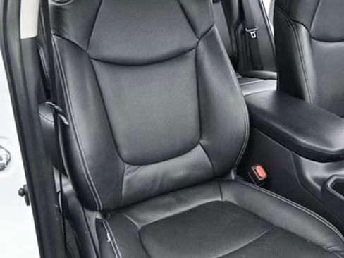 Used 2022 Toyota RAV4 XLE image 19