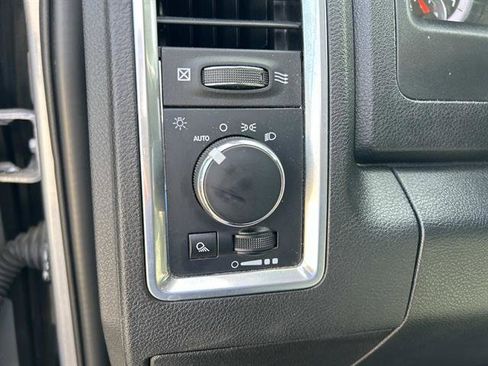 Used 2024 RAM 1500 Classic SLT image 24