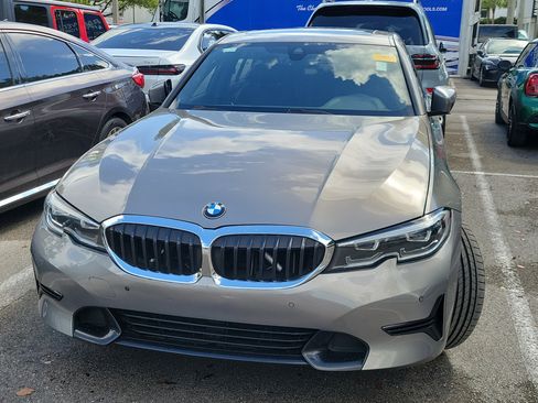 Used 2022 BMW 330i Sedan w/ Convenience Package RWD image 3