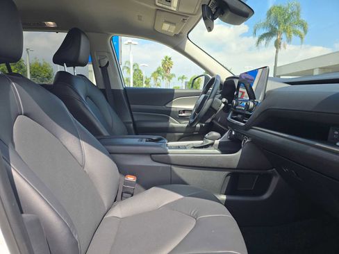 Certified 2025 Toyota Grand Highlander FWD image 11