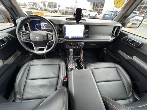 Used 2022 Ford Bronco Badlands image 2