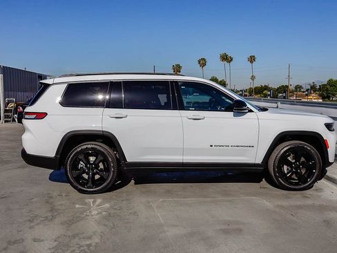 New 2026 Jeep Grand Cherokee L Limited image 12