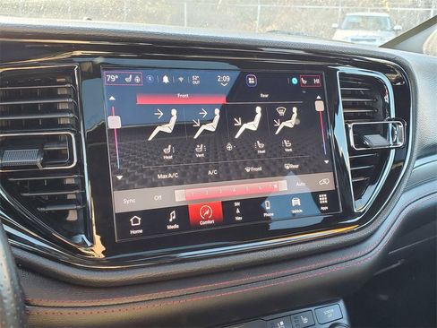 Used 2023 Dodge Durango GT image 21