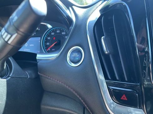 Used 2023 Chevrolet Traverse RS image 17