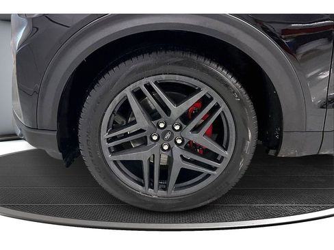 Used 2025 Ford Explorer ST image 11