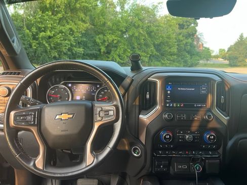 Used 2020 Chevrolet Silverado 2500 High Country w/ Z71 Off-Road Package AWD/4WD image 17