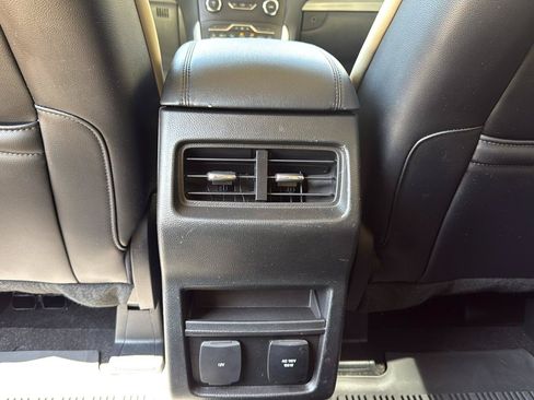 Used 2019 Ford Edge SEL w/ Equipment Group 201A FWD image 21