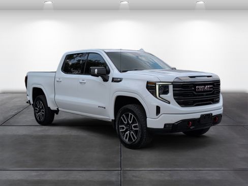 Used 2024 GMC Sierra 1500 AT4 w/ Technology Package AWD/4WD image 2