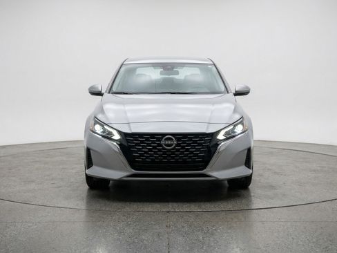Used 2025 Nissan Altima 2.5 SV image 2