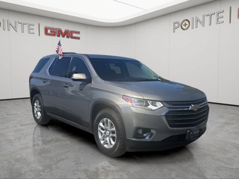 Used 2018 Chevrolet Traverse LT FWD image 1