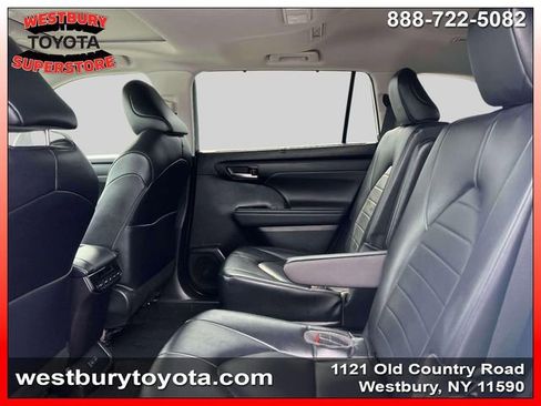 Used 2023 Toyota Highlander XLE image 15