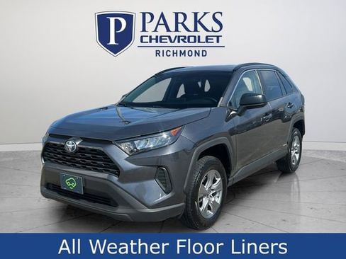 Used 2022 Toyota RAV4 LE image 3