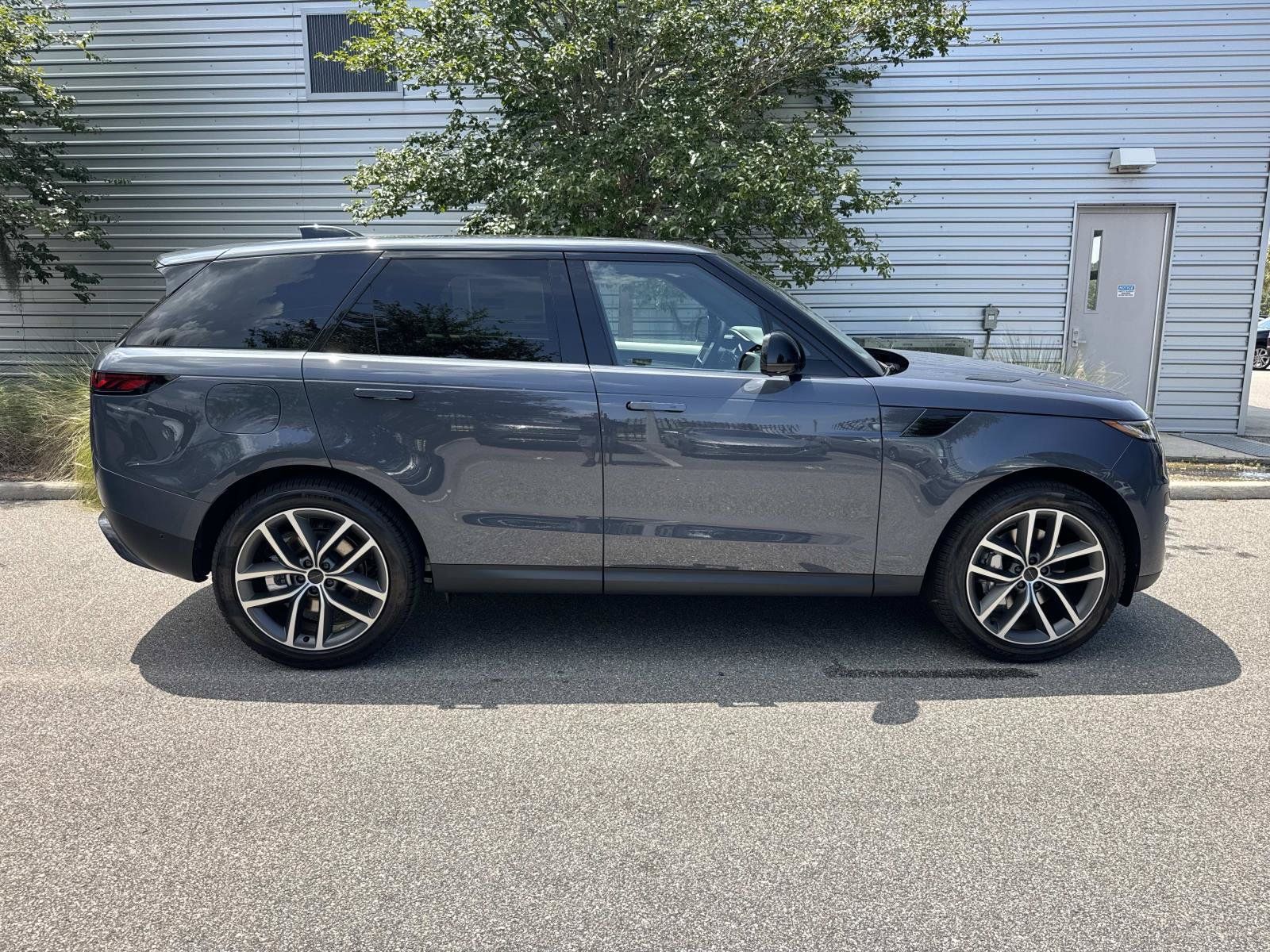 New 2027 Land Rover Range Rover Sport SE AWD/4WD image 5